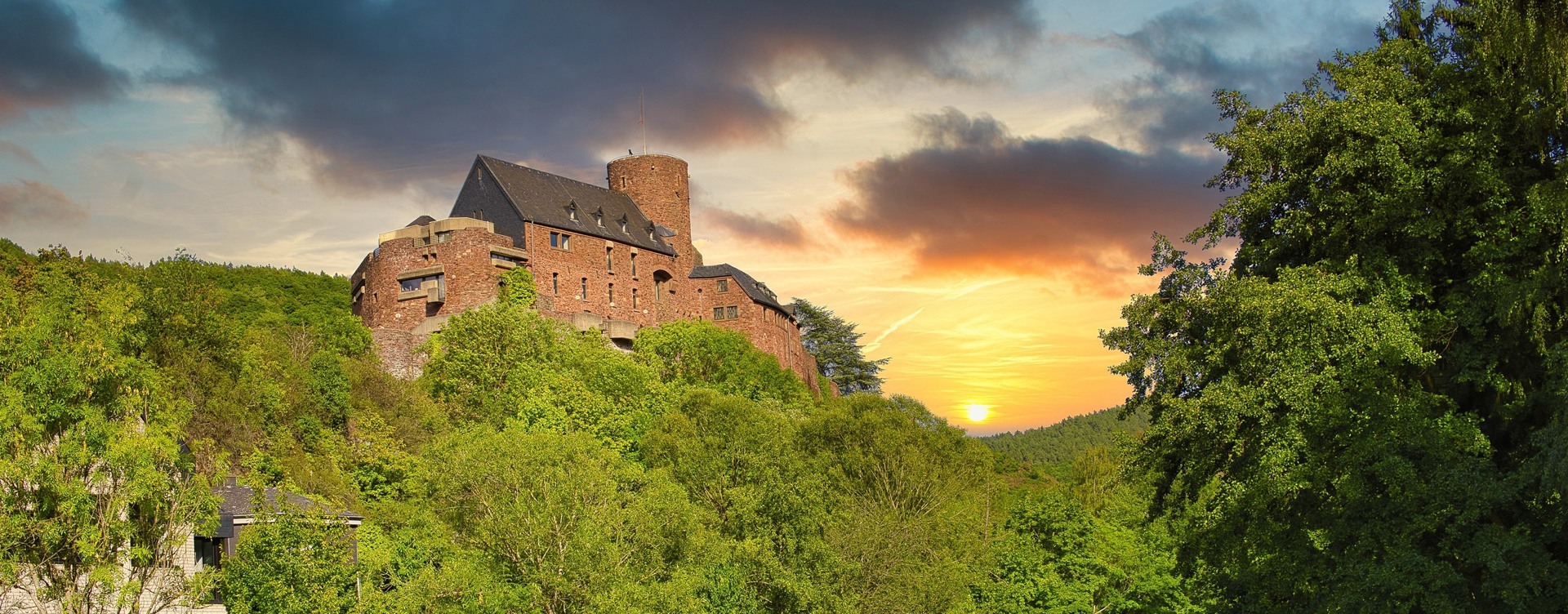Visit picturesque Heimbach
during your holiday in the German Eifel