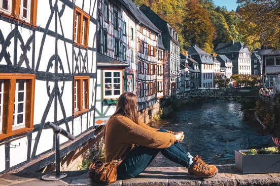 Slenter tijdens je herfstvakantie door het idyllische Eifelstadje Monschau