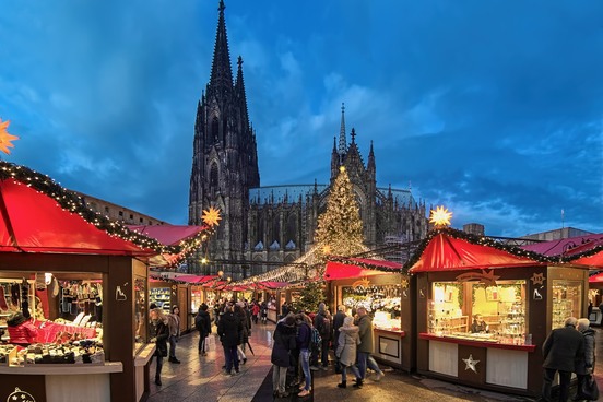 Kerstmarkten in de Duitse stad Keulen