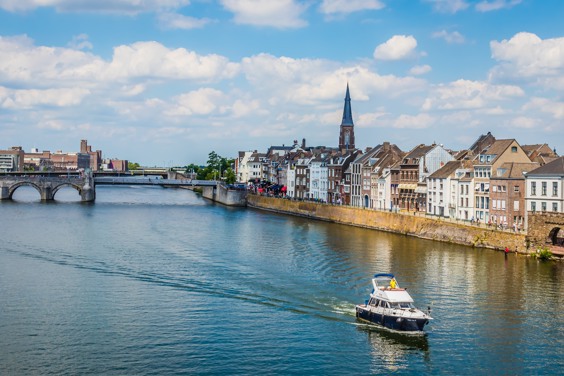 Discover the beautiful surroundings and attractive towns in the vicinity of Maastricht.