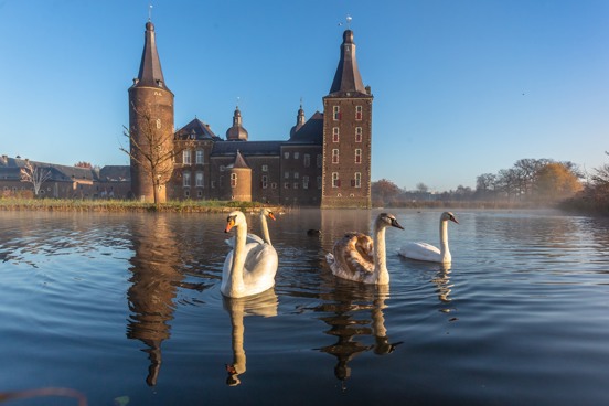 Visite el imponente castillo de Hoensbroek, cerca de Heerlen, durante su estancia en Maastricht