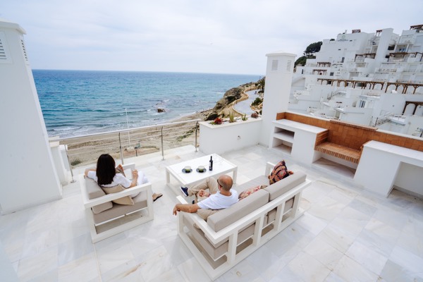 Boek nu een romantisch weekendje weg in Spanje op ons luxe strandresort aan de Costa Blanca