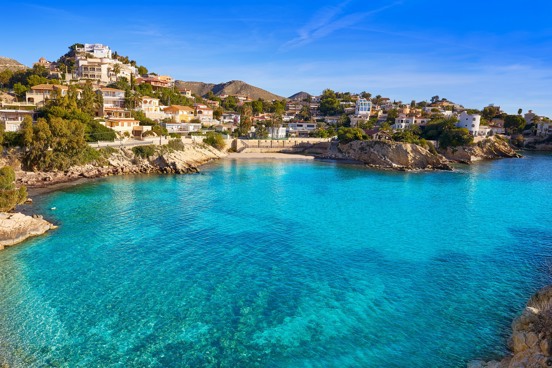 Bezoek de prachtige baaien van El Campello tijdens je last-minute vakantie in Spanje