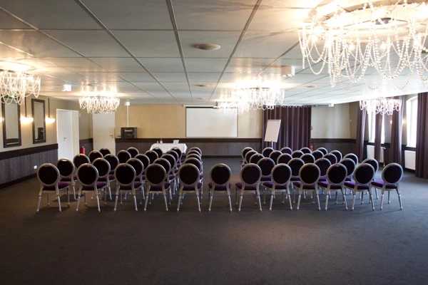 Large conference room for up to 200 people
