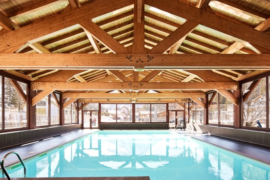 Wellnesseinrichtungen mit Schwimmbad