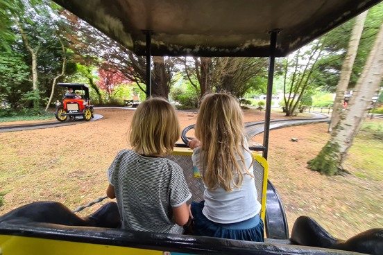 Visiter le parc d'attractions de Bagatelle en famille