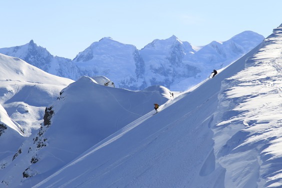 Off-piste skiing on La Combe de Gers