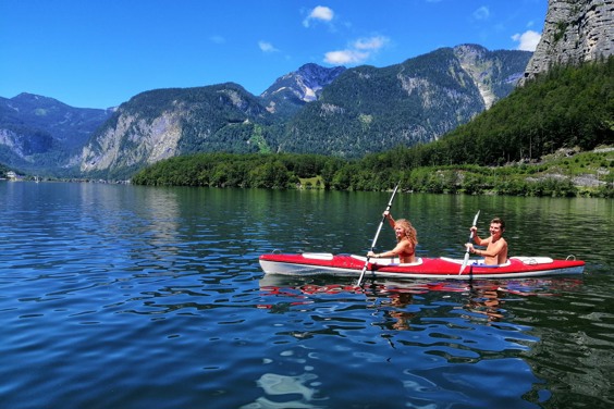 Kanoën tijdens je actieve vakantie aan de Hallstättersee