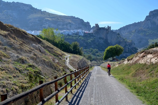Follow the Camino de Santiago through the countryside (15 km)
