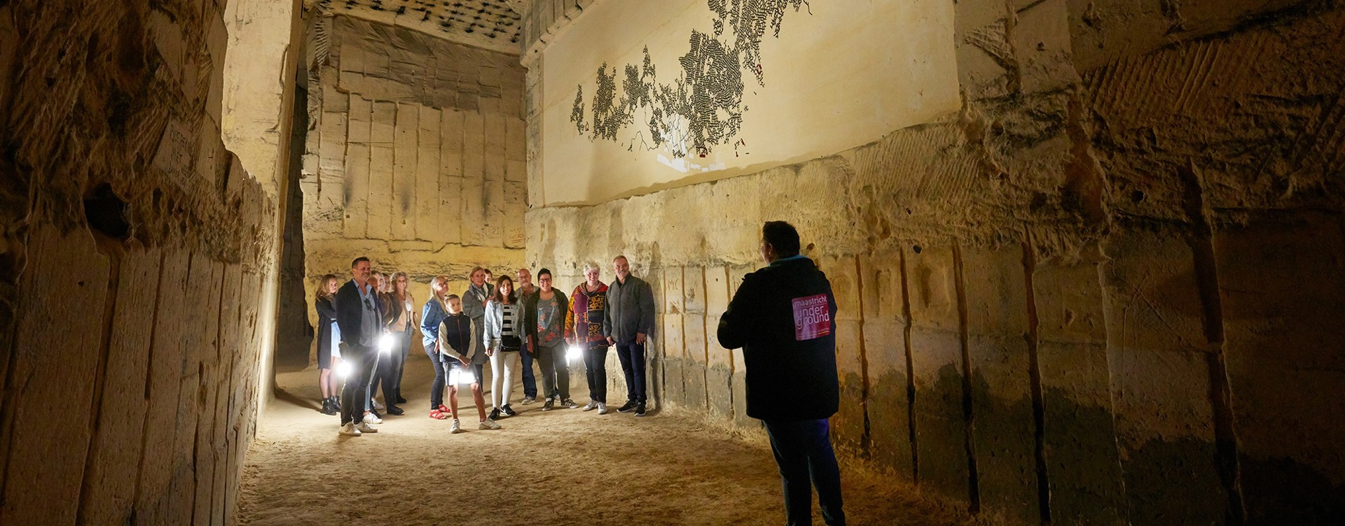 Duik ondergronds in het
grotten- en gangenstelsel