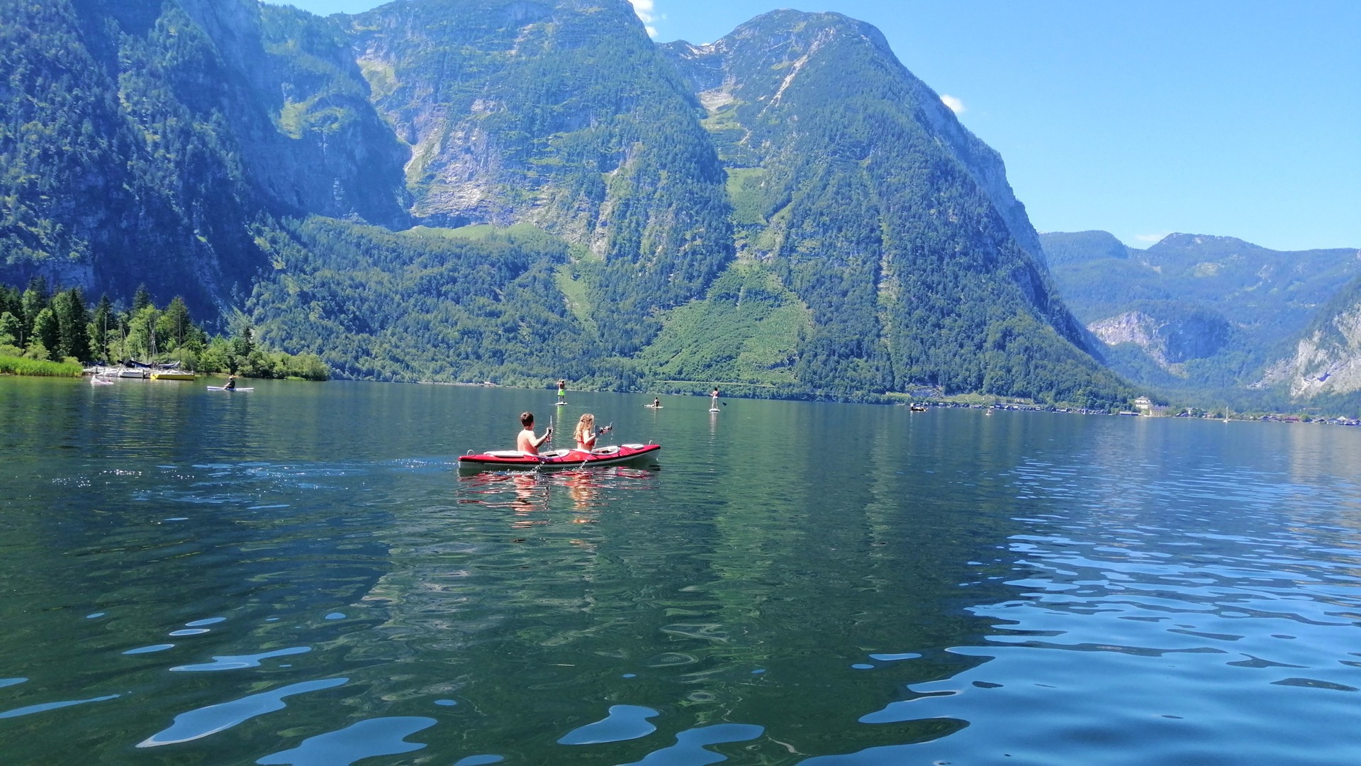 Outdoor activiteiten zoals kanoën tijdens je zomervakantie in Obertraun