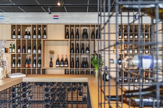 Bezoek een wijnproeverij in wijnbar Restaurant Bruis van ons wijnhotel in Valkenburg