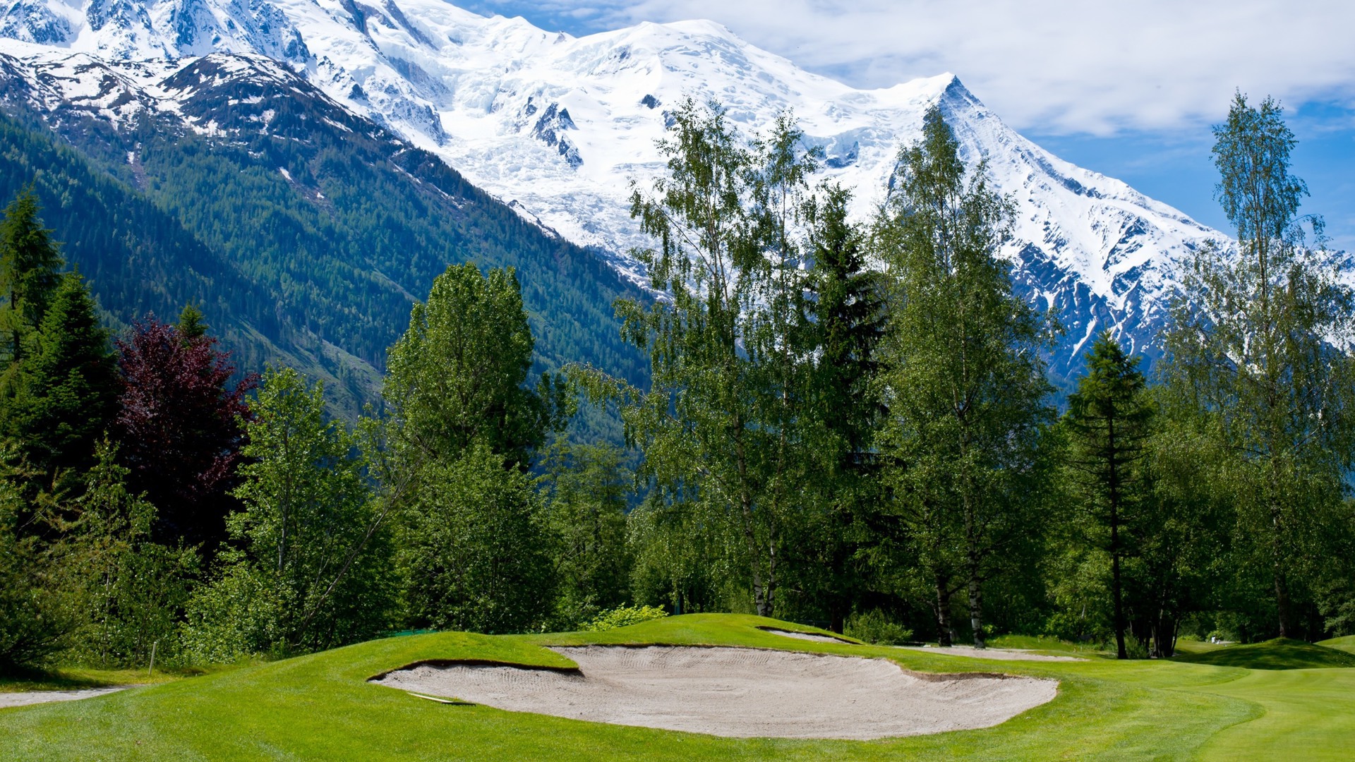 Practicar al golf en los Alpes franceses