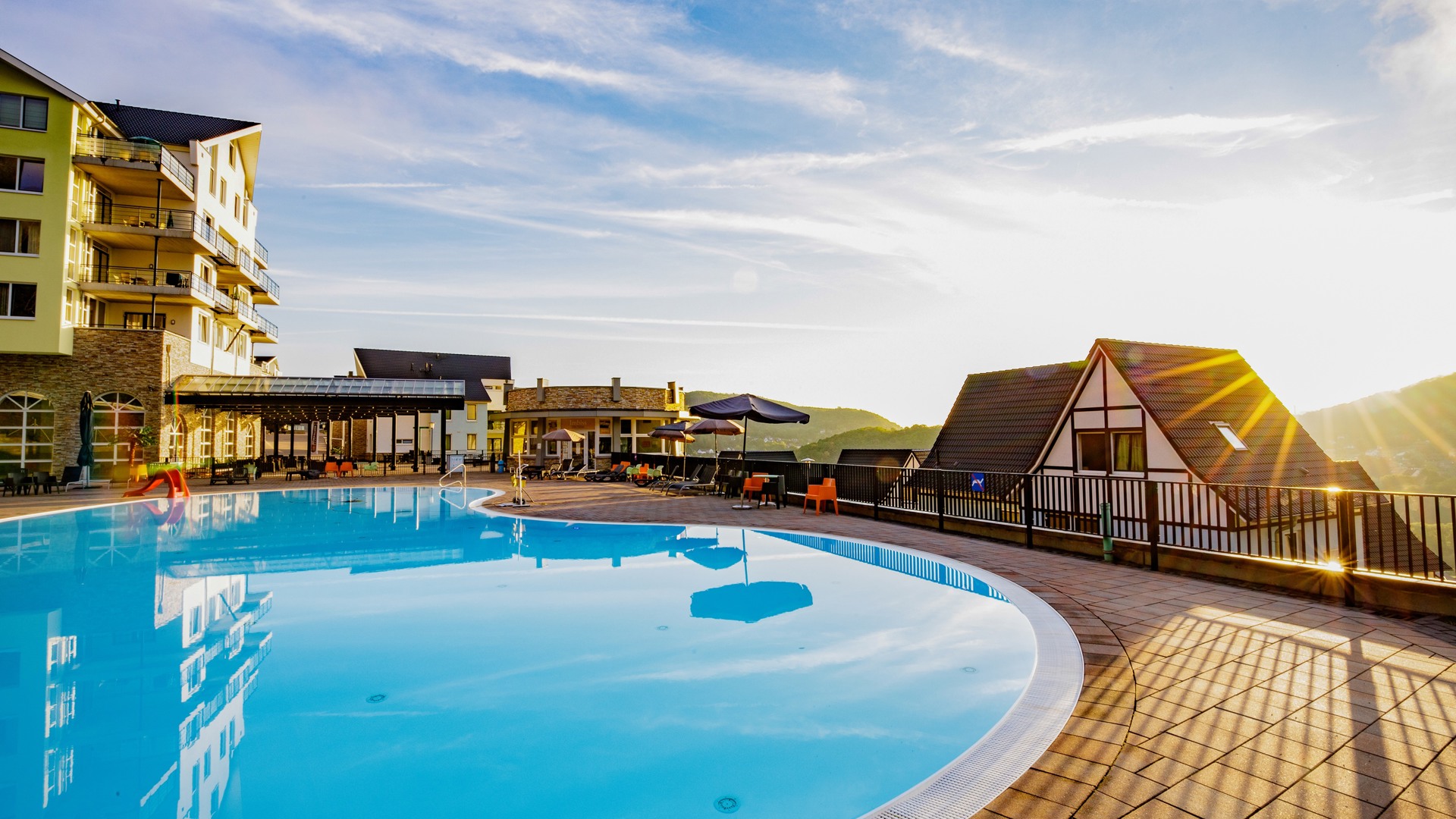 Im Hallenbad oder Freibad baden