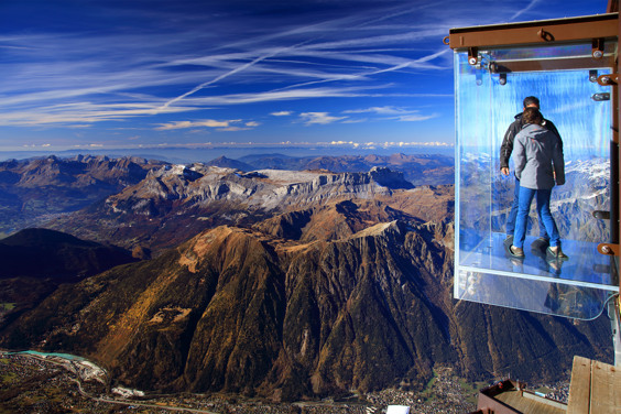The spectacular viewpoint at Aiguille du Midi