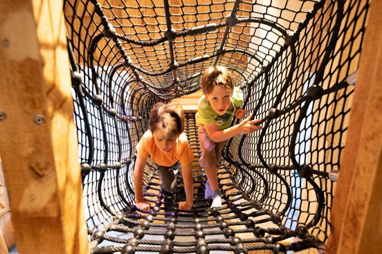 Op Dormio Resort Eifeler Tor is er voor de hele familie van alles te beleven zoals een binnenspeeltuin voor de kinderen