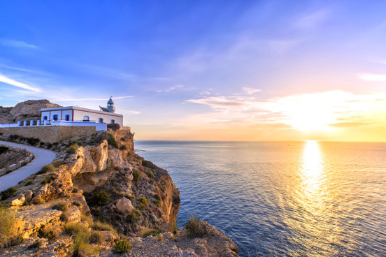 Discover the history of the Albir lighthouse (5 kilometres)