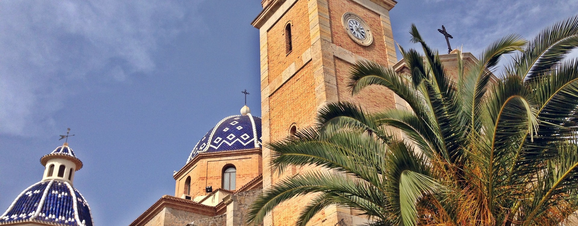 Discover the charming village of Altea
during your holiday on the Costa Blanca
