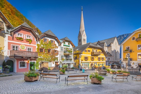 Visit picturesque Hallstatt during the autumn holidays in Obertraun
