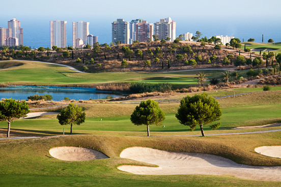 Enjoy beautiful golf courses on the Costa Blanca amidst the Spanish countryside