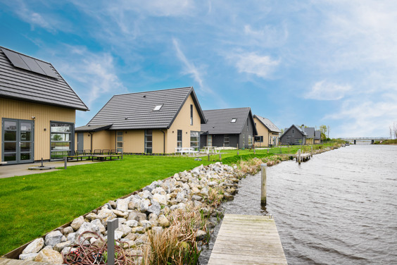 Verblijf in een watervilla op ons waterpark in Friesland